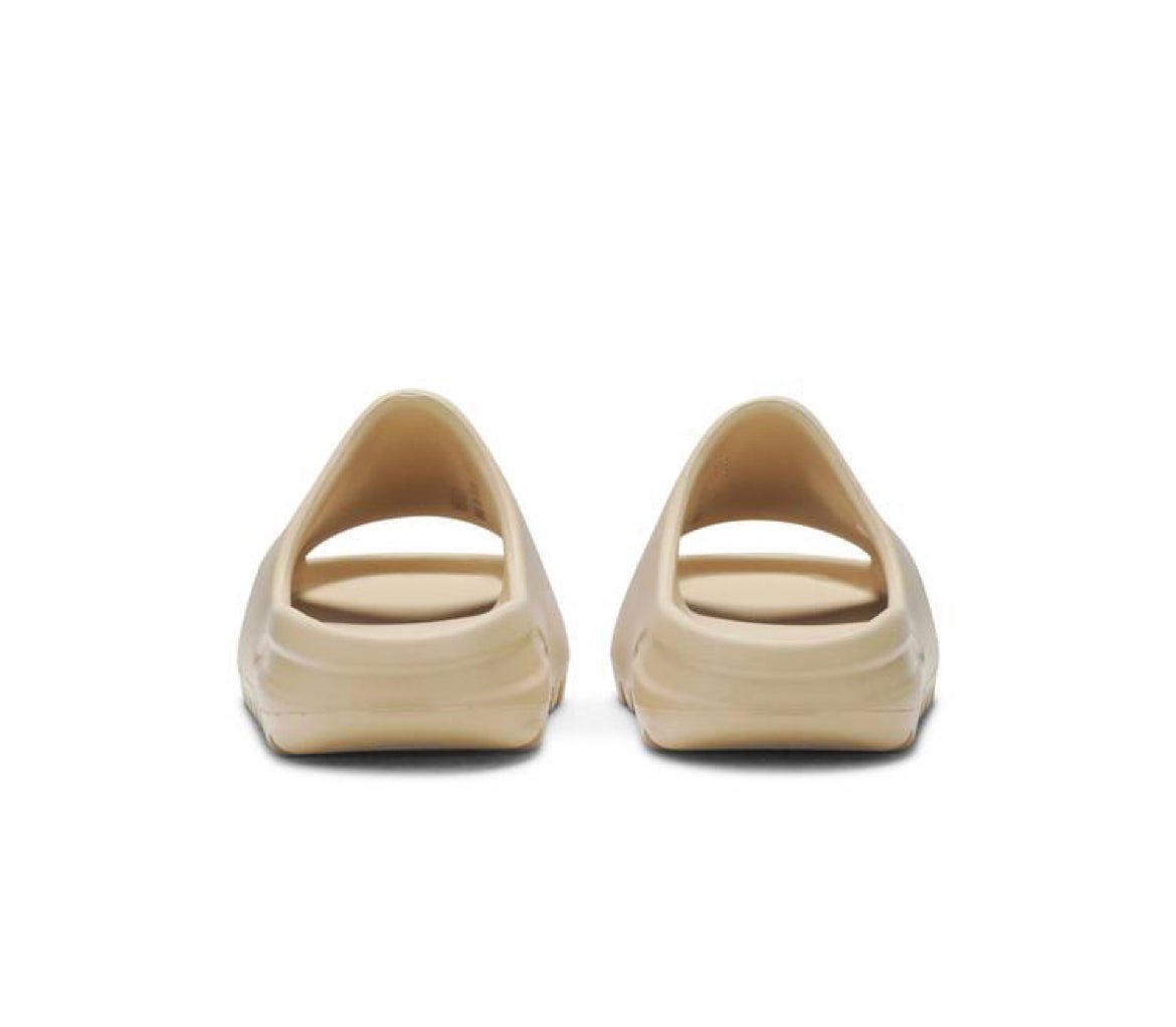 Kids' Yeezy Slide Desert Sand