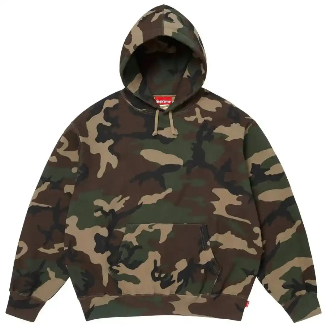 Supreme mikina s kapucí a saténovou aplikací (SS26) Woodland Camo