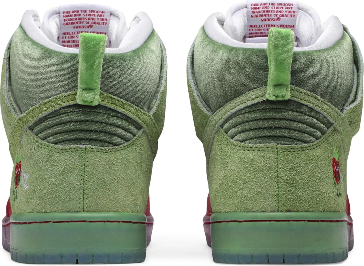 Nike Dunk High SB Strawberry Cough