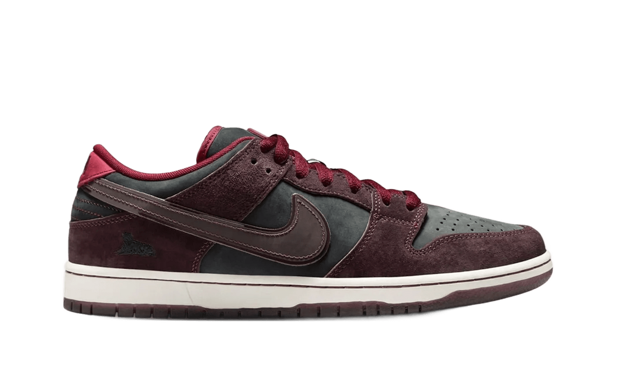 Riot Skateshop x Nike SB Dunk Low "Mahogany"