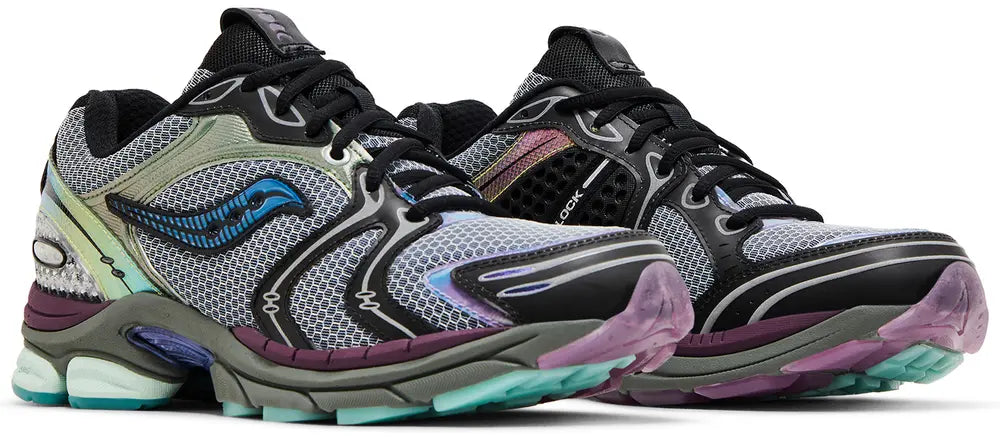 Saucony ProGrid Triumph 4 Winter Solstice Holographic