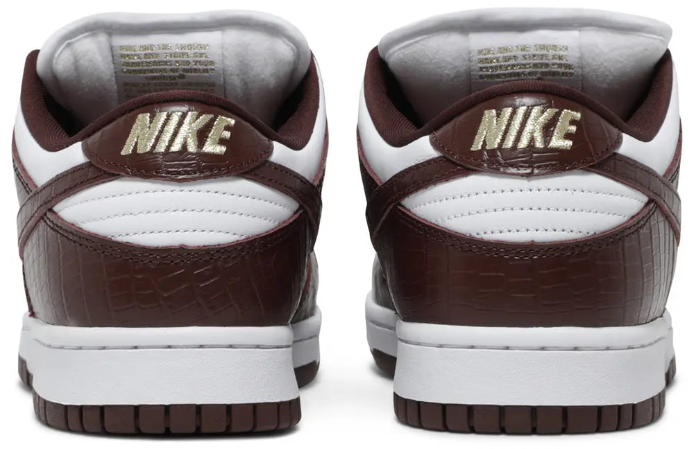 Nike SB Dunk Low Supreme Stars Barkroot Brown