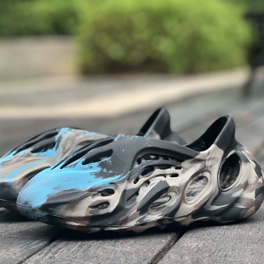 Yeezy Foam Rnnr Mx Cinder: Połączenie Ostatecznego Komfortu i Stylu