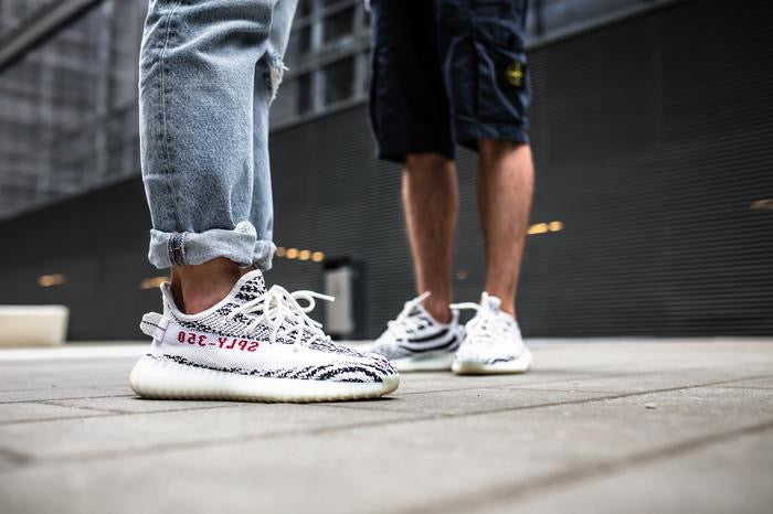Jakie spodnie do Yeezy 350? – Idealne dopasowanie dla twoich butów Yeezy 350