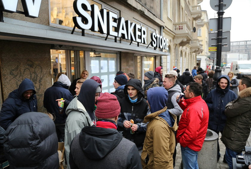 Kiedy można kupić Yeezy? Dowiedz się, kiedy warto zakupić ulubione buty sportowe