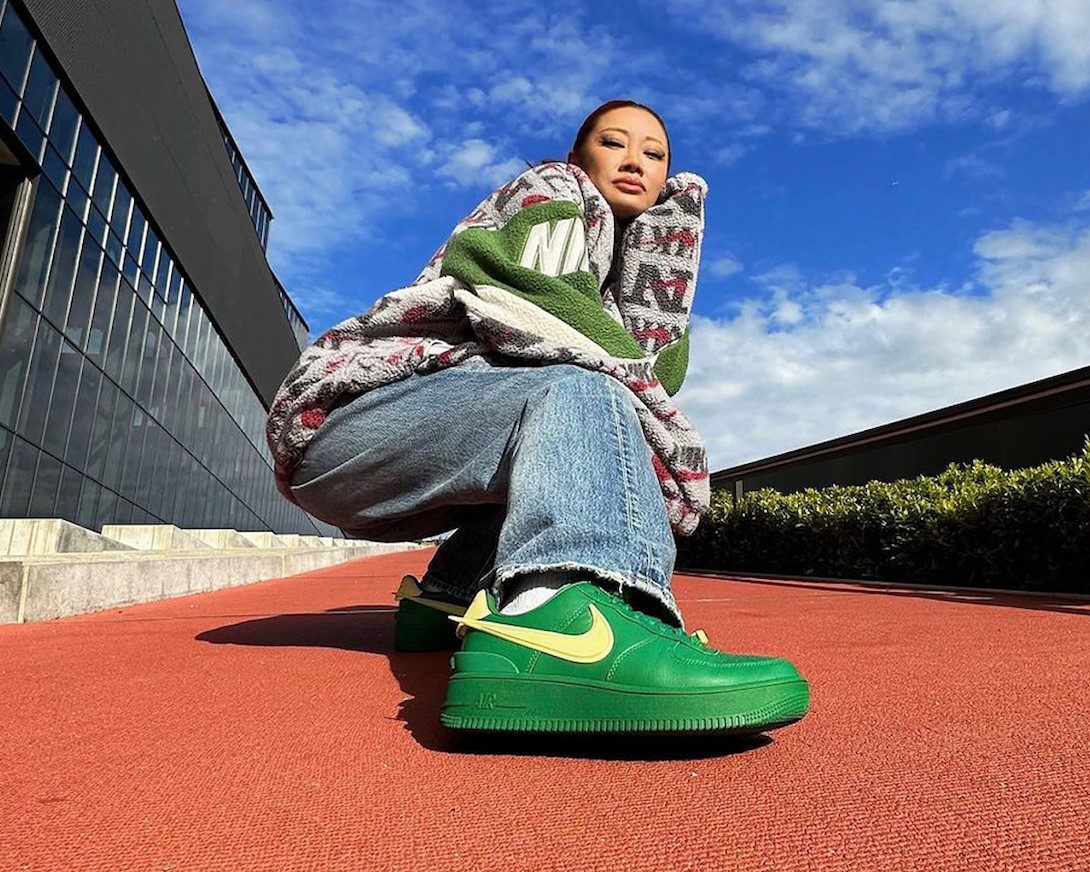 Nike Air Force Low Ambush Pine Green: Stylowe i kultowe buty sportowe