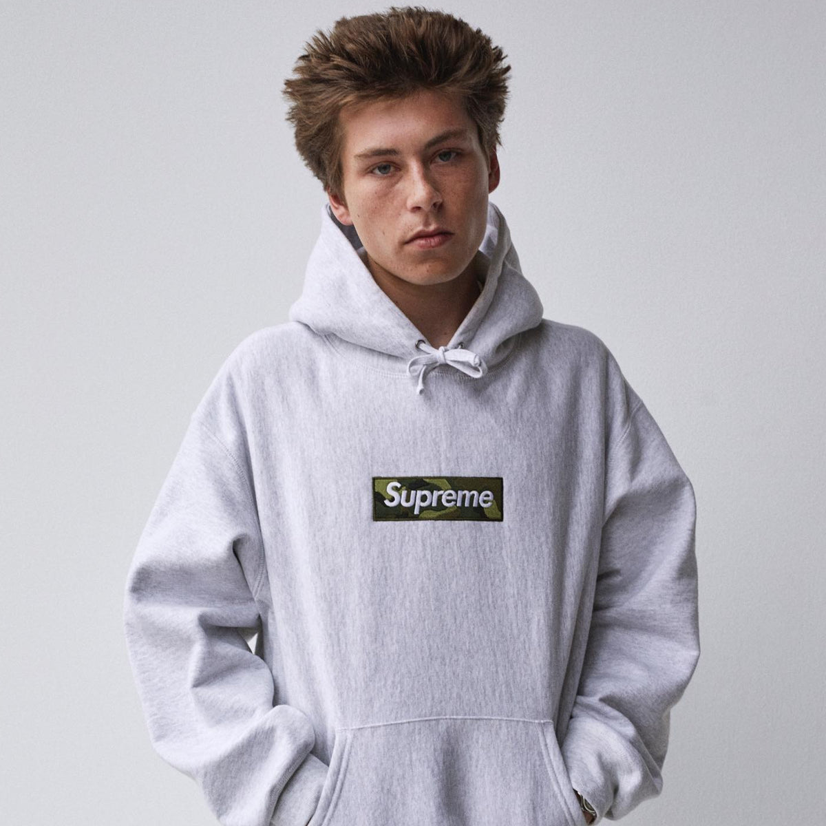 Jak stylizować bluzy Supreme, aby wyróżnić się z tłumu