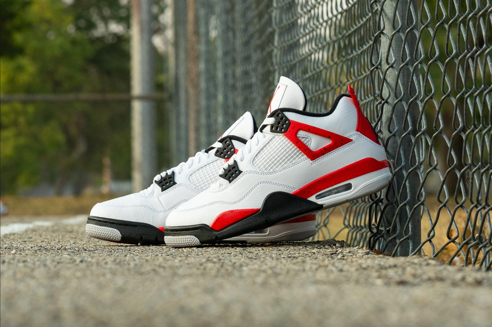 Air Jordan 4 Black Retro Red Cement: Klasyczny wzór w nowej odsłonie