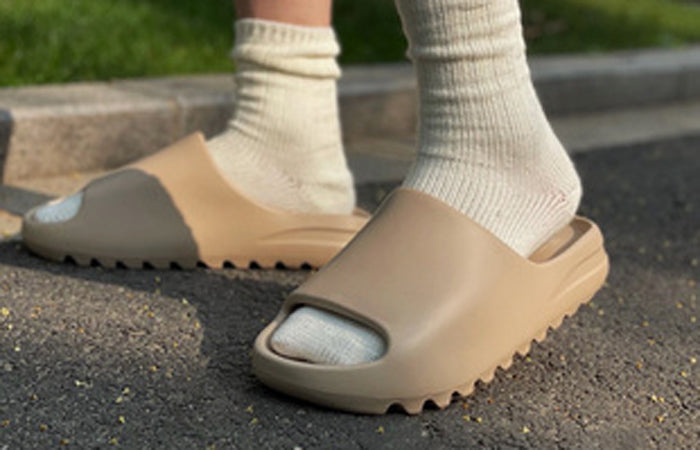 Yeezy Slide Pure: Wygodny i Stylowy Wybór