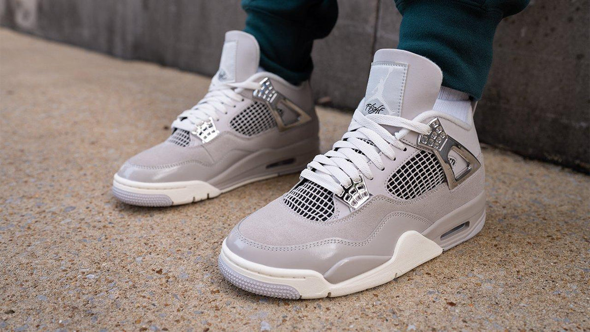 Air Jordan 4 Retro Frozen Moments: Wieczna Legenda Sneakersów