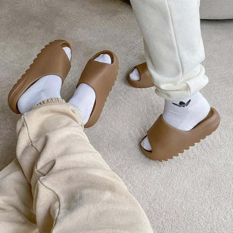 Yeezy Slide Core: Ostateczny Komfort i Styl
