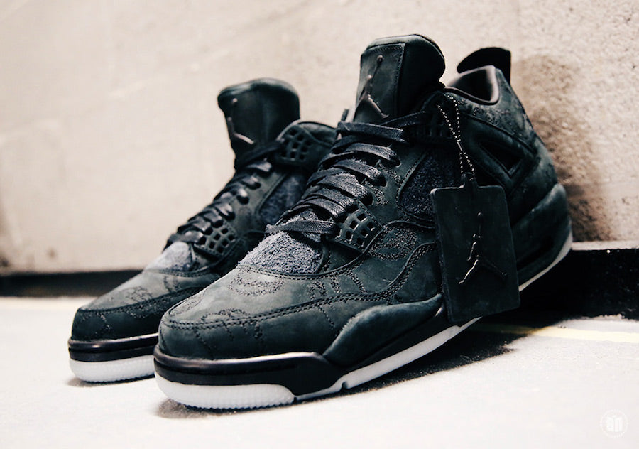 Air Jordan 4 Retro Black Kaws: Klasyka i Sztuka Połączone w Jednym