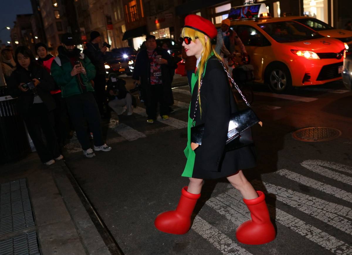 Buty MSCHF Big Red Boot: Nowa Fala Kreatywności w Świecie Obuwia