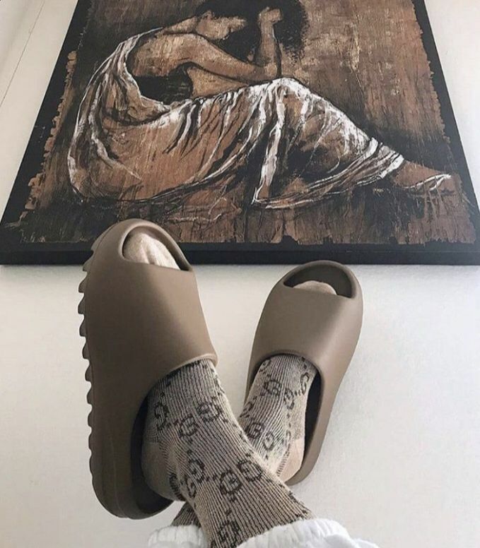 Yeezy Slide Soot: Ostateczny Połączenie Stylu i Komfortu
