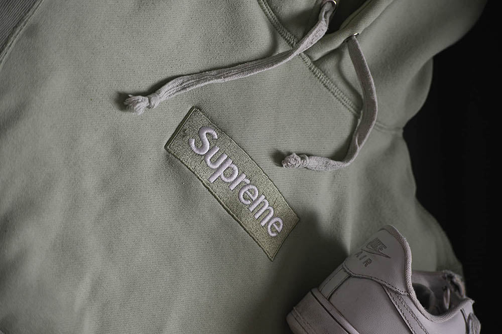 Bluzy Supreme: Unikalny Styl i Wyjątkowy Komfort