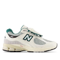 New Balance 2002R Sea Salt Vintage Teal