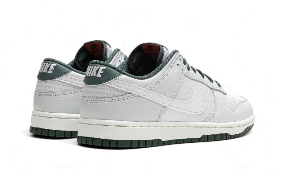 Nike Dunk Low Retro SE Photon Dust Vintage Green