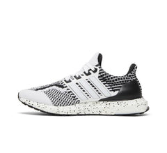 Adidas Ultra Boost 5.0 DNA Cloud White Black