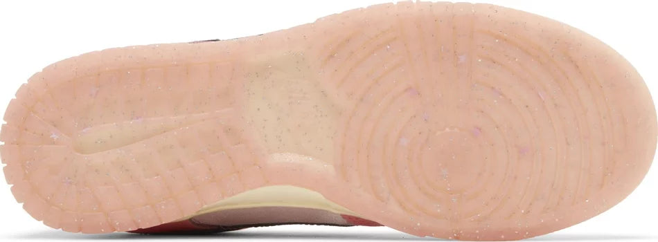 Dunk Low LX Barbie