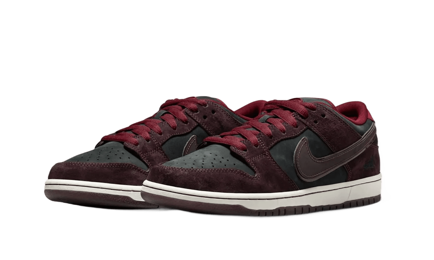 Riot Skateshop x Nike SB Dunk Low "Mahogany"