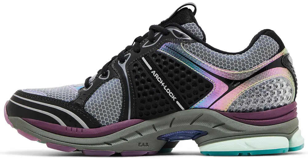 Saucony ProGrid Triumph 4 Winter Solstice Holographic