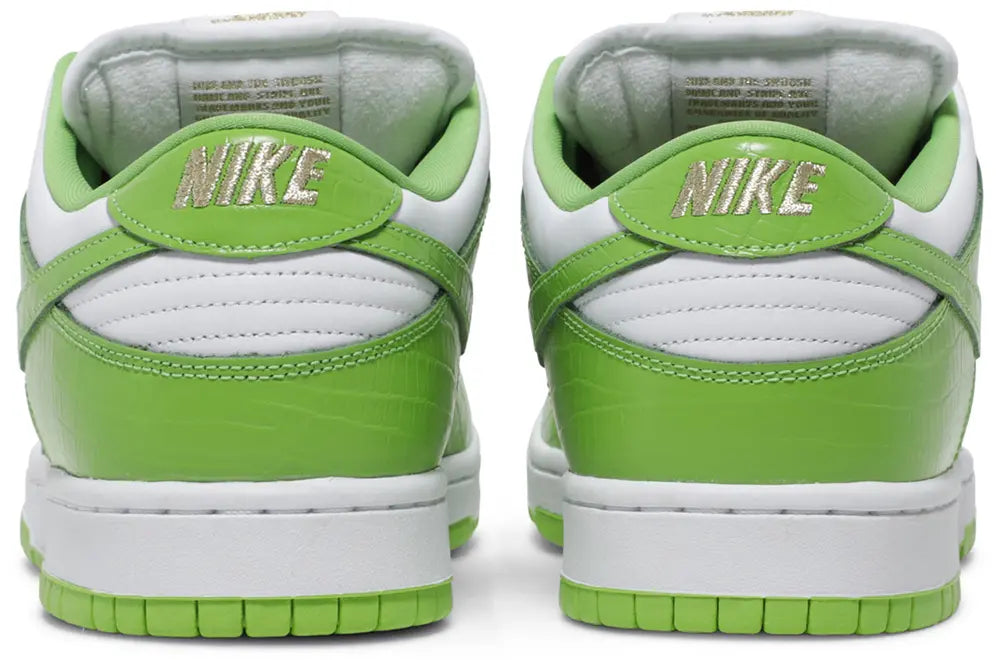Nike SB Dunk Low Supreme Stars Mean Green
