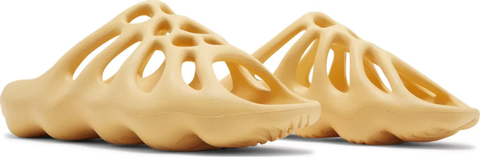 Yeezy 450 Slide Cream
