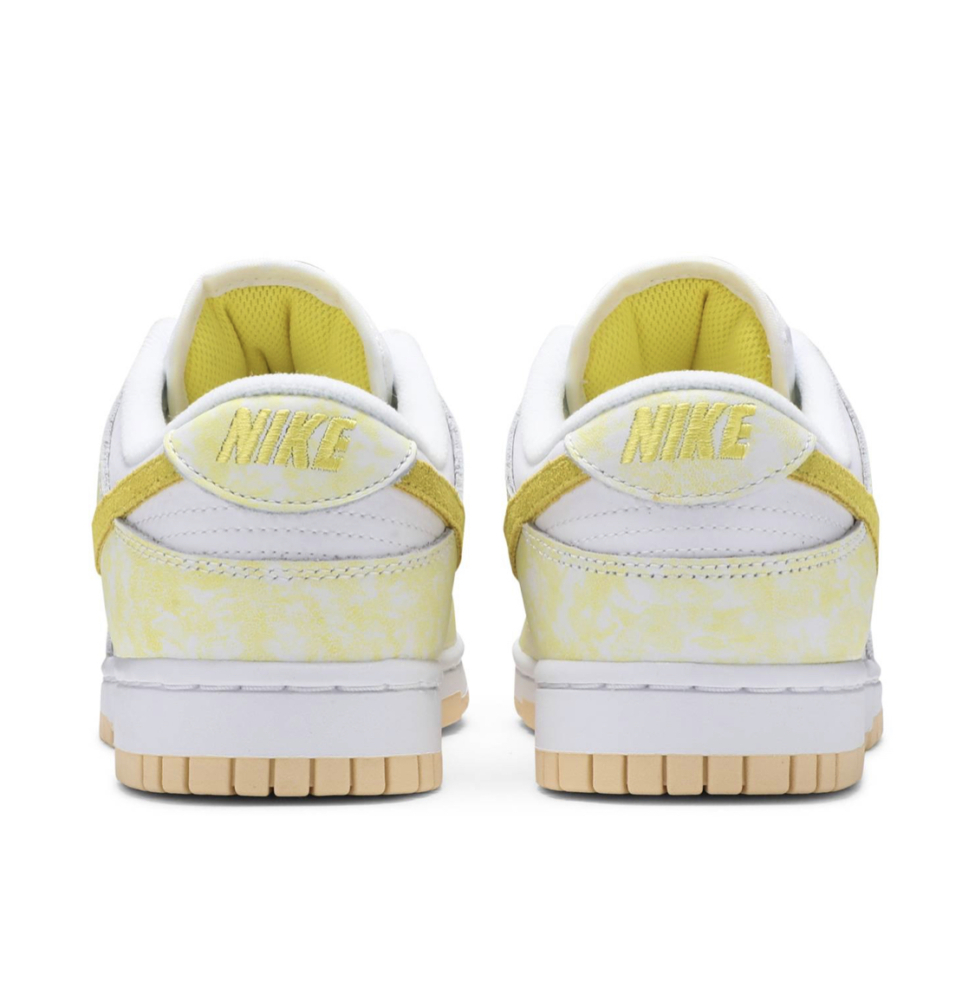 wmns dunk low yellow strike
