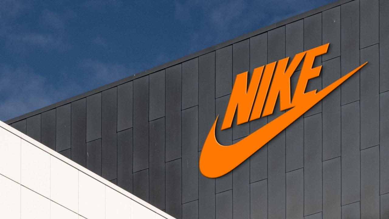 Odsłaniając Esencję Nike: Podróż przez Innowacje i Doskonałość Sportową
