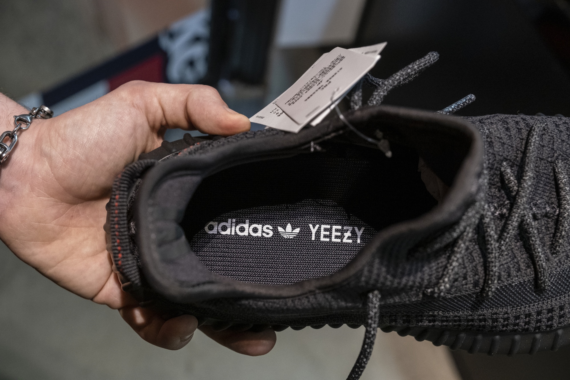 Adidas Yeezy: Ewolucja ikony w świecie mody ulicznej - Historia, Popularność i Innowacje