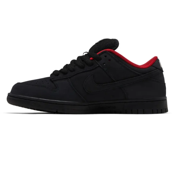 Supreme x Dunk Low SB Black 1